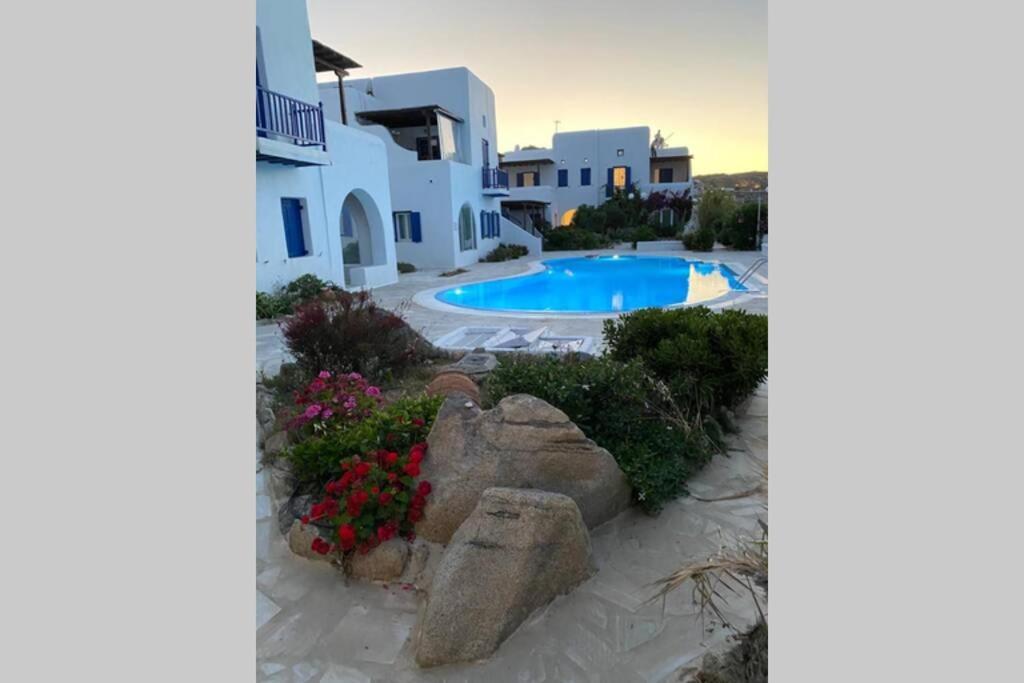 Pigeon House Ornos Beach Mykonos Town Exterior photo